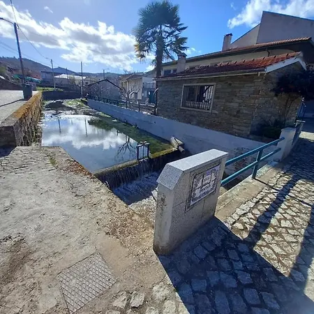 Casa Da Ribeira Em *