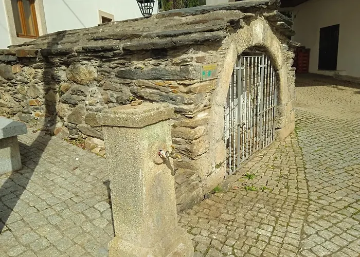 Casa Da Ribeira Em *